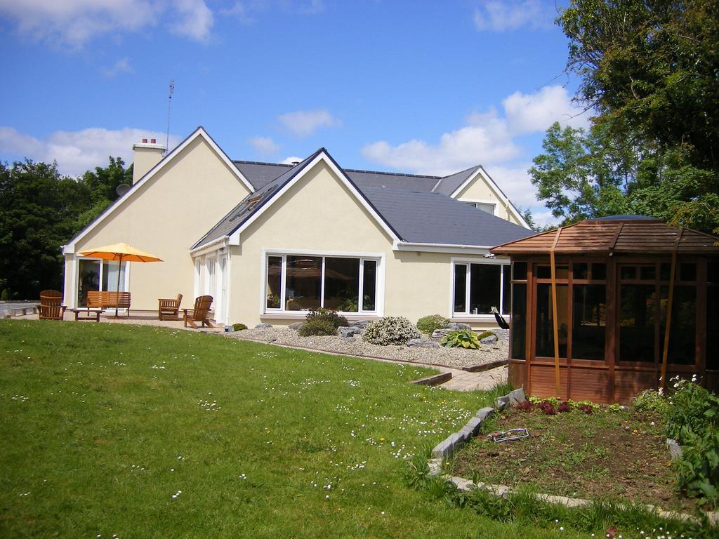 Camillaun Lodge With Lough Corrib Boat Hire Oughterard Exterior foto