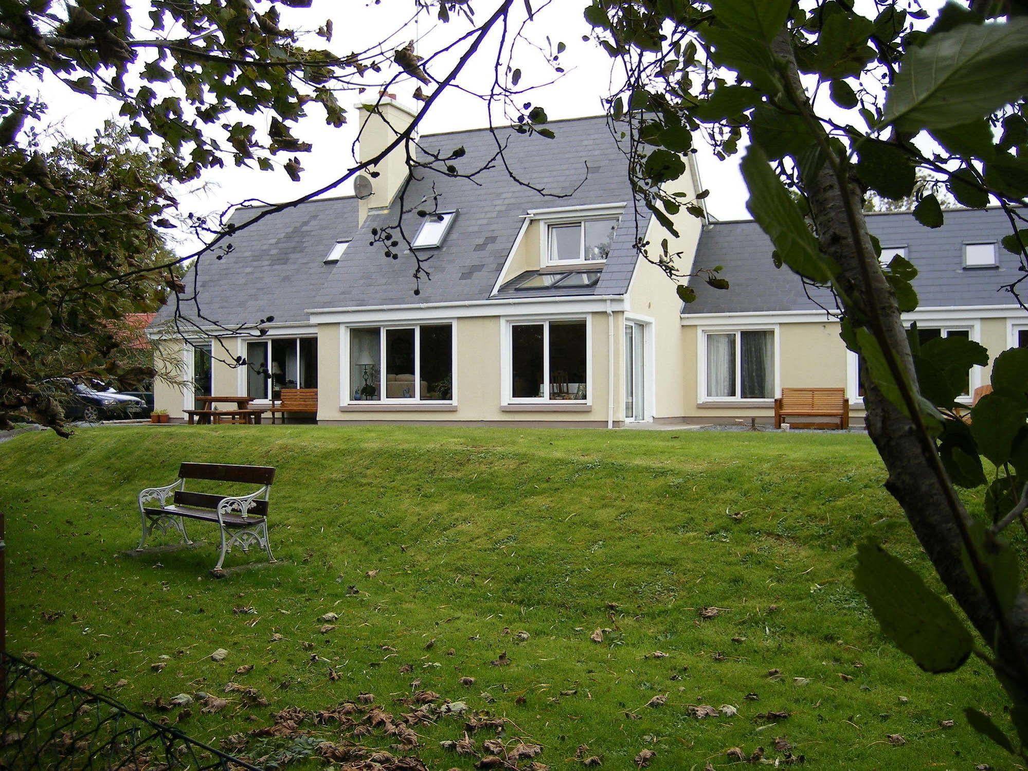 Camillaun Lodge With Lough Corrib Boat Hire Oughterard Exterior foto